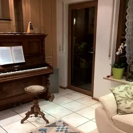 ホームステイ Cozy Private Near Munich オットブルン